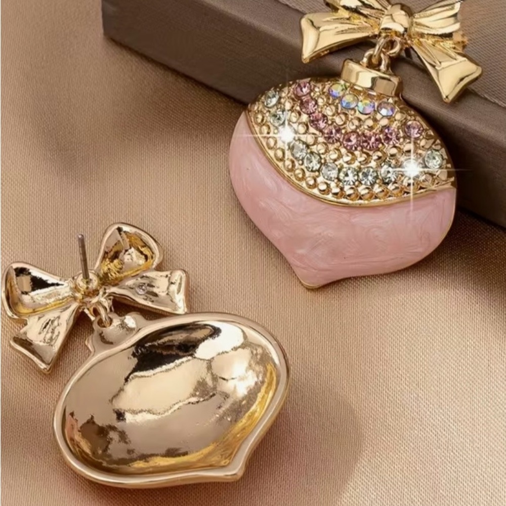 Chic Gold and Pink Bow Earrings - Picture 2 of 3